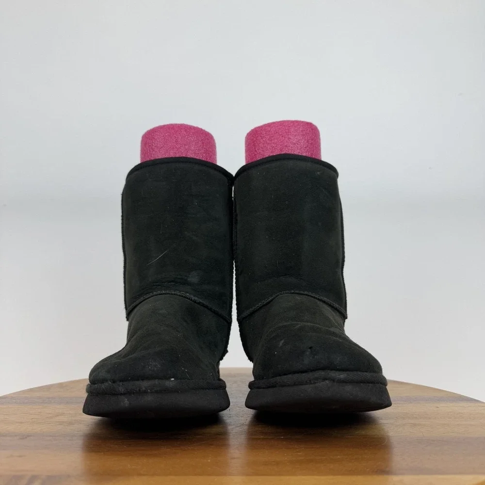 Womens Ugg Classic Short II Black Suede Shearling Lined Comfort Boots Size 6‎ M